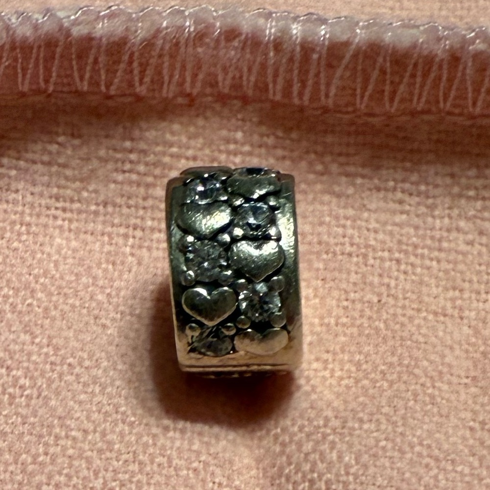 Pandora Infinite Hearts Sparkling Clip Charm- pre-loved